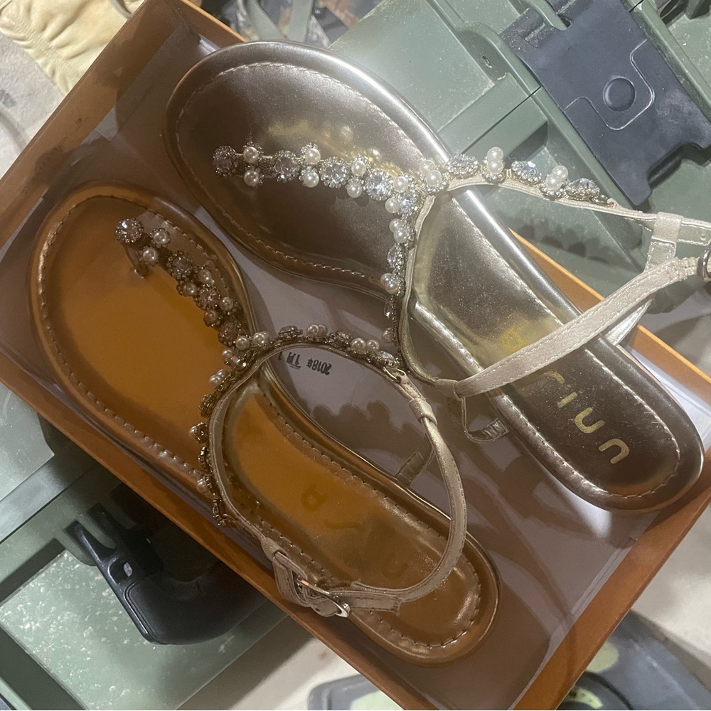 Unisa Gold Sandals Elegant Design